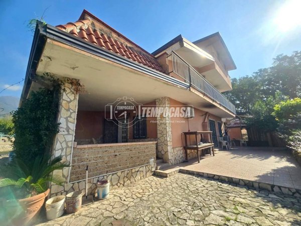 casa indipendente in vendita ad Avella