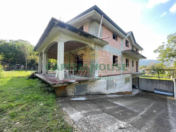 casa indipendente in vendita ad Avella
