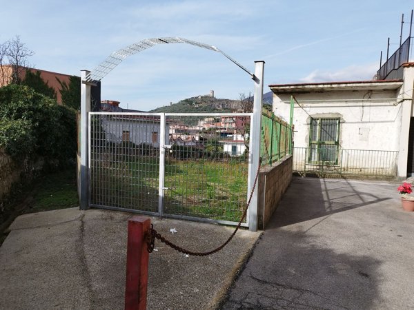 quadrivano in vendita ad Avella