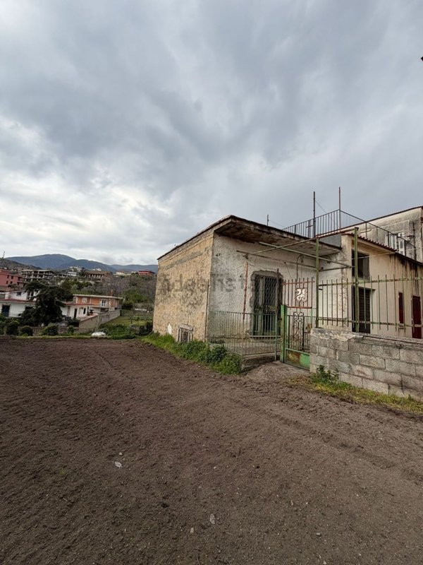 casa indipendente in vendita ad Avella in zona Purgatorio