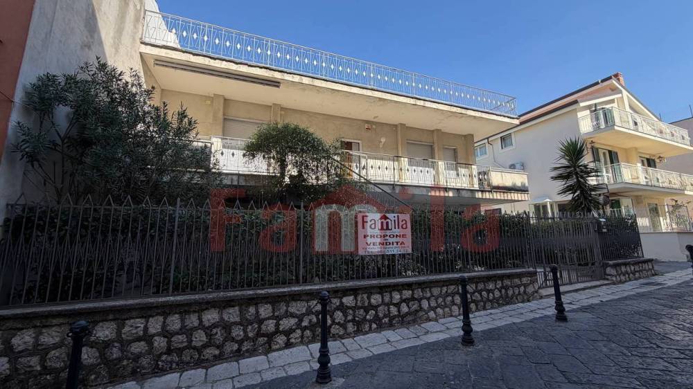 casa indipendente in vendita ad Avella