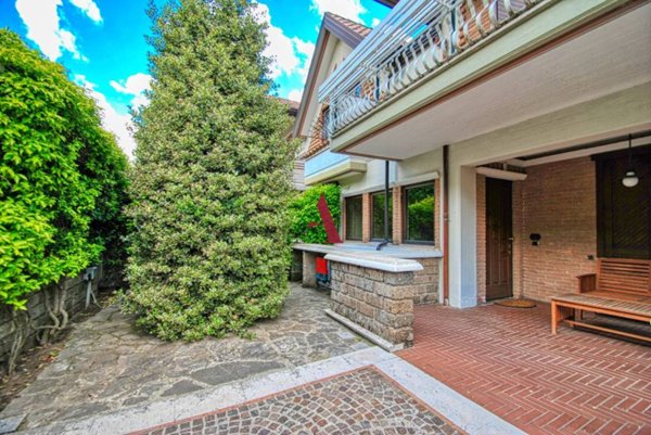 casa indipendente in vendita ad Avellino in zona Centro Città
