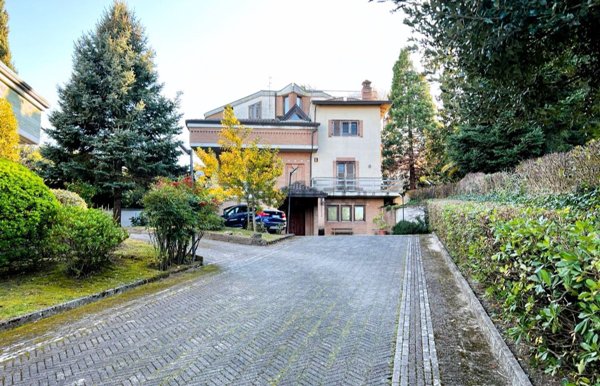 casa indipendente in vendita ad Avellino in zona Centro Città