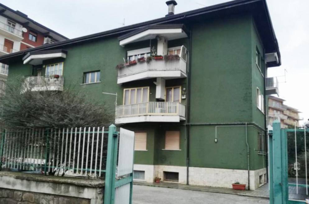 locale commerciale in vendita ad Avellino