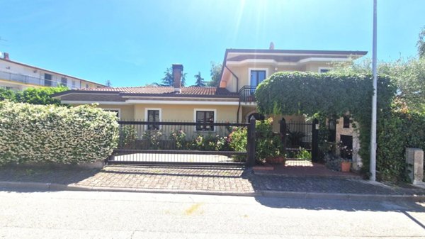 casa indipendente in vendita ad Avellino