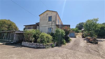 casa indipendente in vendita ad Avellino