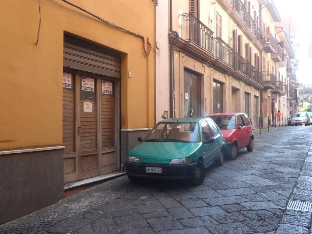 negozio in vendita ad Avellino