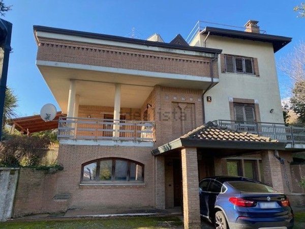 casa indipendente in vendita ad Avellino in zona Centro Città
