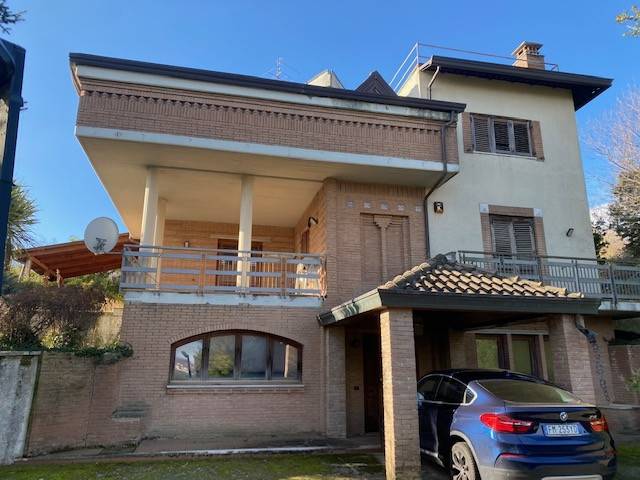 casa indipendente in vendita ad Avellino in zona Centro Città