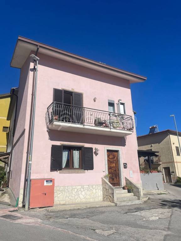 casa indipendente in vendita ad Avellino