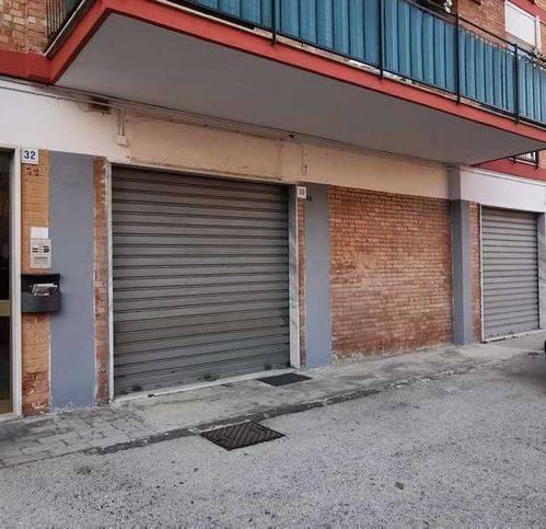 negozio in vendita ad Avellino