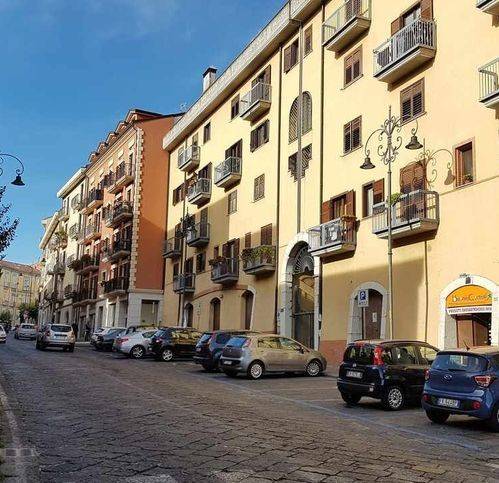 negozio in vendita ad Avellino