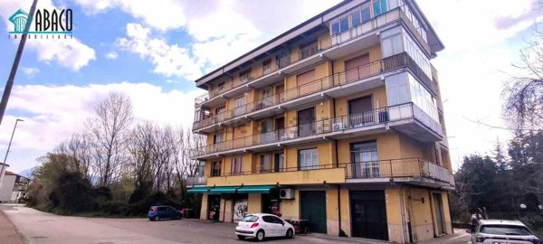 locale commerciale in vendita ad Avellino