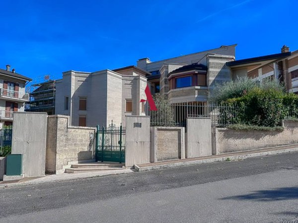 casa indipendente in vendita ad Avellino