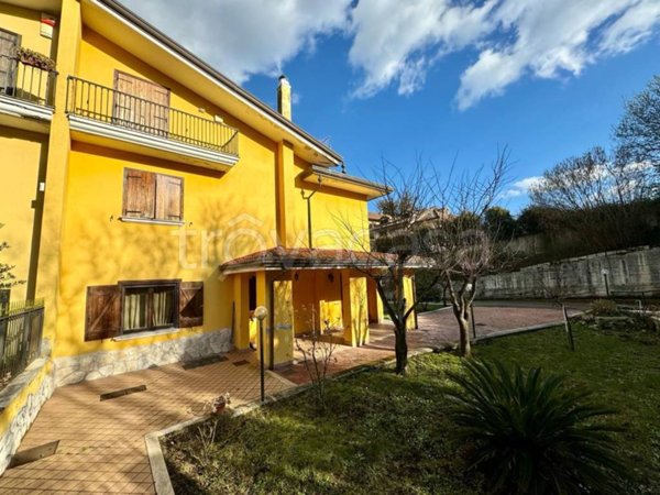 casa indipendente in vendita ad Avellino