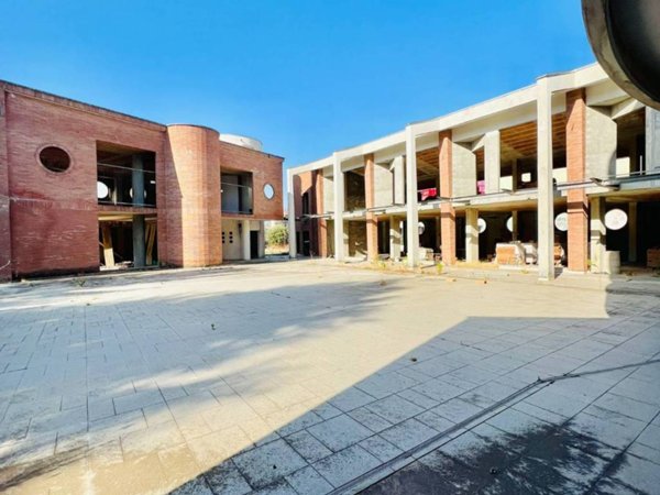 negozio in vendita ad Avellino in zona Centro Città
