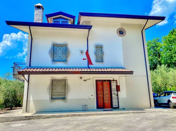 casa indipendente in vendita ad Avellino