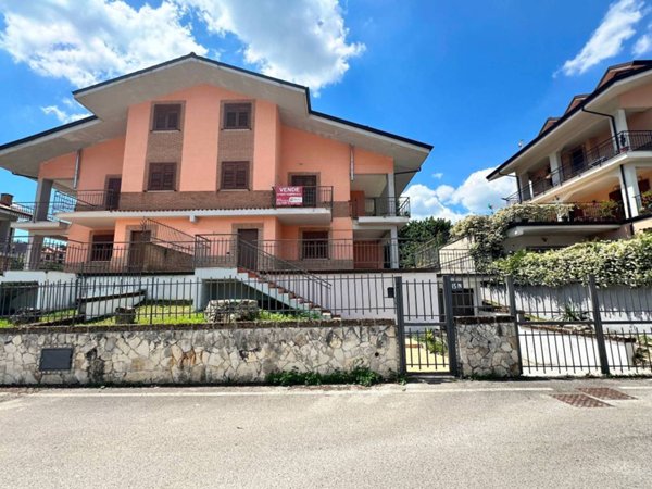 casa indipendente in vendita ad Avellino
