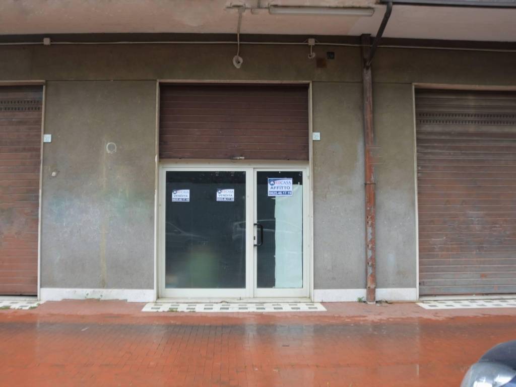 negozio in vendita ad Avellino