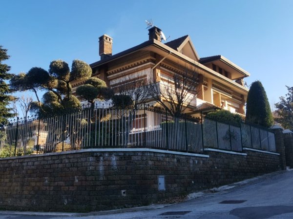 casa indipendente in vendita ad Avellino