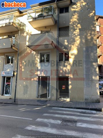 locale commerciale in vendita ad Avellino