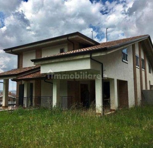 casa indipendente in vendita ad Avellino