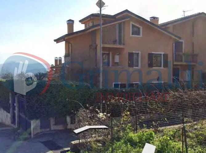 casa indipendente in vendita ad Avellino