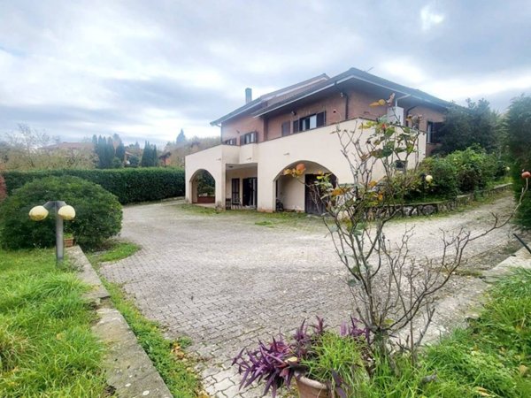 casa indipendente in vendita ad Avellino in zona Centro Città
