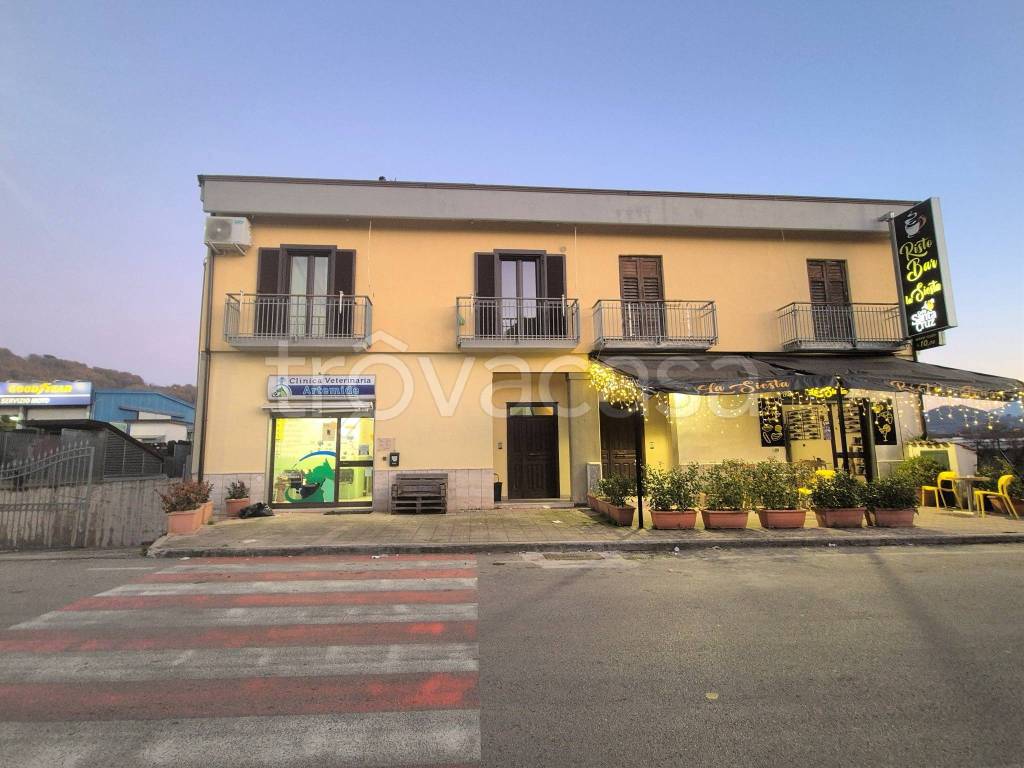 negozio in vendita ad Avellino in zona Pianodardine