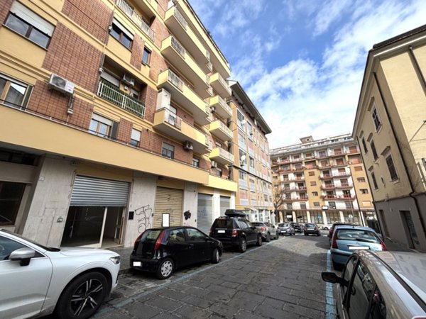 negozio in vendita ad Avellino in zona Centro Città