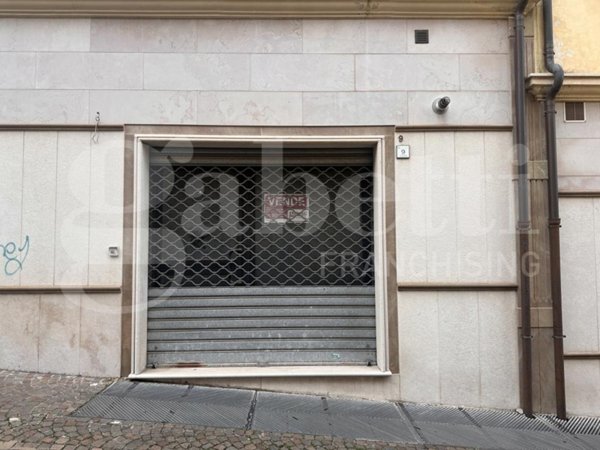 negozio in vendita ad Avellino