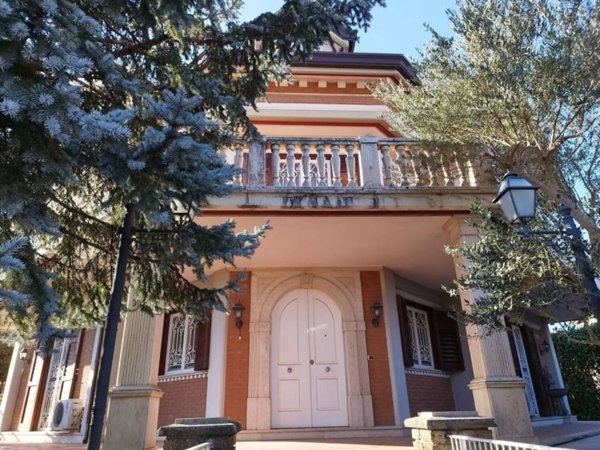 casa indipendente in vendita ad Avellino