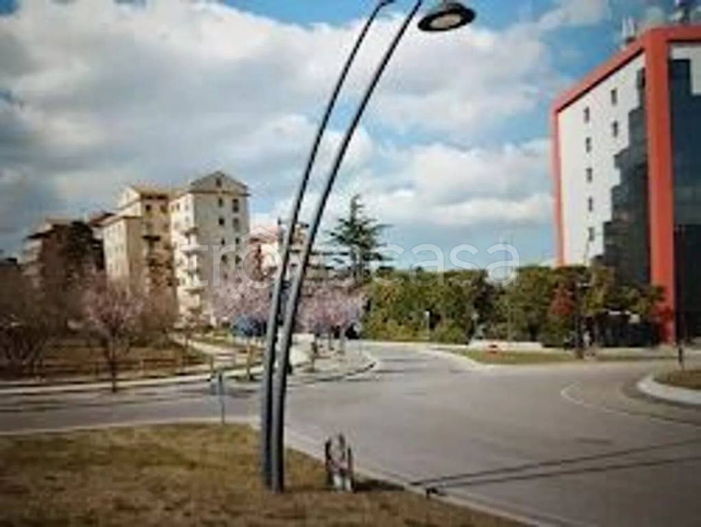 locale commerciale in vendita ad Avellino