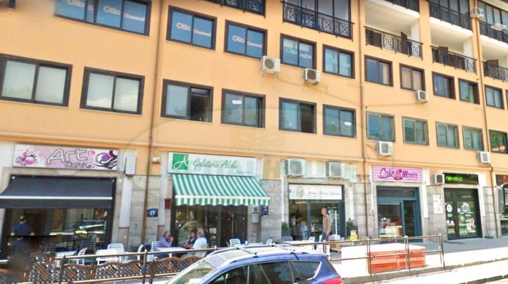 locale commerciale in vendita ad Avellino