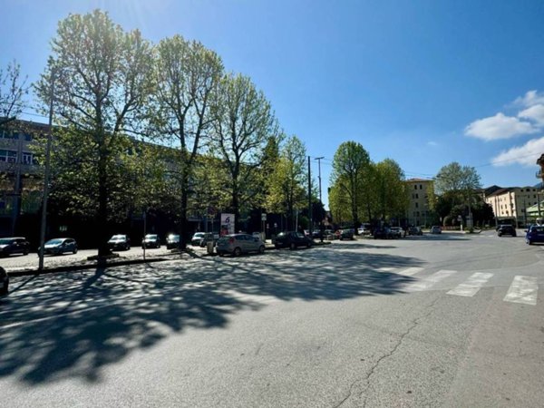 negozio in vendita ad Avellino