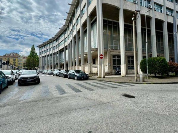 negozio in vendita ad Avellino