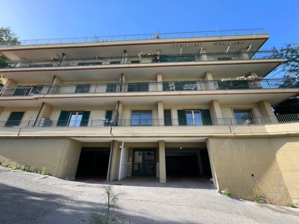 quadrivano in vendita ad Avellino