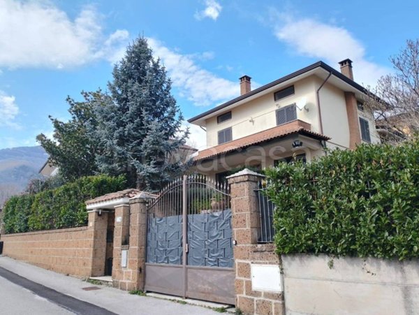 casa indipendente in vendita ad Avellino