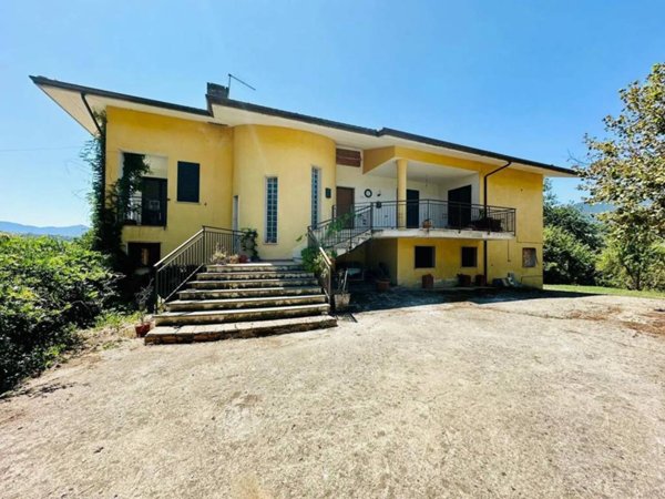 casa indipendente in vendita ad Avellino in zona Picarelli