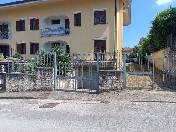 casa indipendente in vendita ad Avellino
