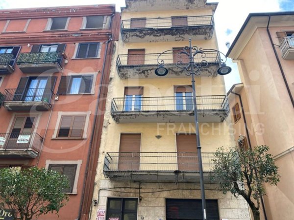 locale commerciale in vendita ad Avellino