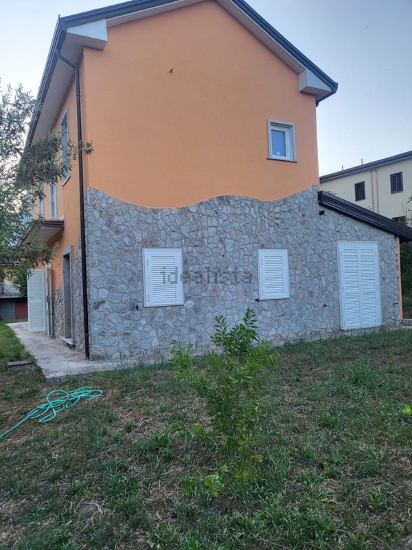 casa indipendente in vendita ad Avellino