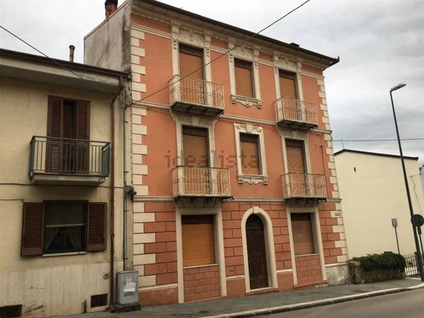 esavano in vendita ad Avellino in zona Bellizzi Irpino