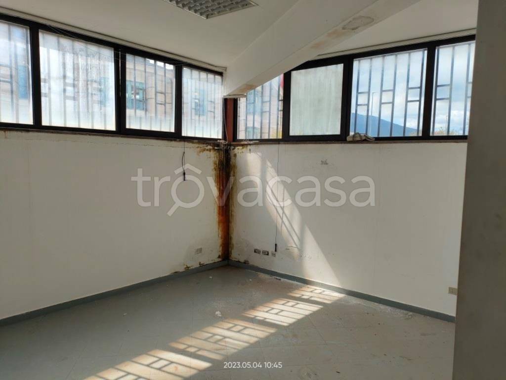 negozio in vendita ad Avellino