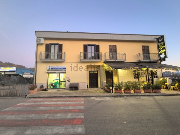 locale commerciale in vendita ad Avellino in zona Pianodardine