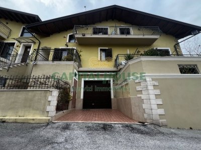 casa indipendente in vendita ad Avellino
