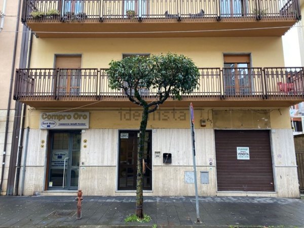 locale commerciale in vendita ad Avellino