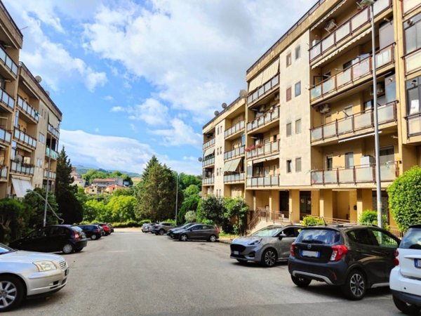negozio in vendita ad Avellino