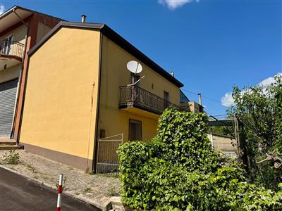 casa indipendente in vendita ad Avellino