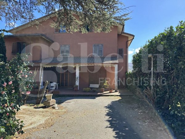 casa indipendente in vendita ad Avellino